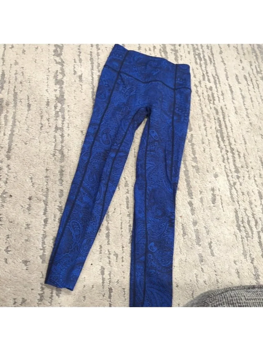 Lululemon Like Nothing 7/8 Tight Antique Paisley Sapphire Blue Black